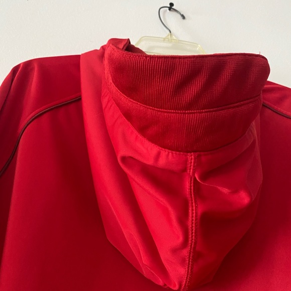 Retro Lrg full zipper red track jacket. - Picture 3 of 10